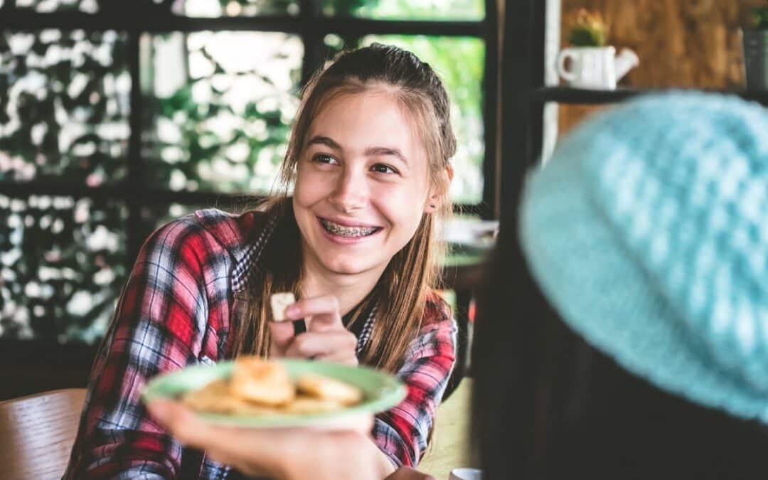 The Ultimate Guide to Eating with Braces: Foods to Enjoy and Foods to Avoid